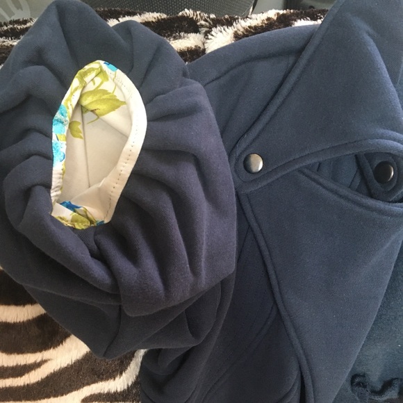 3/4 Puff Sleeve Jacket - Picture 7 of 8